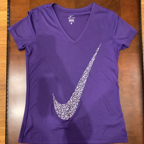 NIKE DRI-FIT WOMEN’S T-SHIRT - Picture 1 of 3